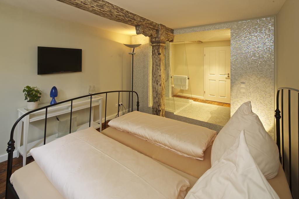 Hotel Zum Lowen 라어 객실 사진